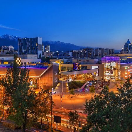 Deluxe Plaza Hotel Almati Kültér fotó