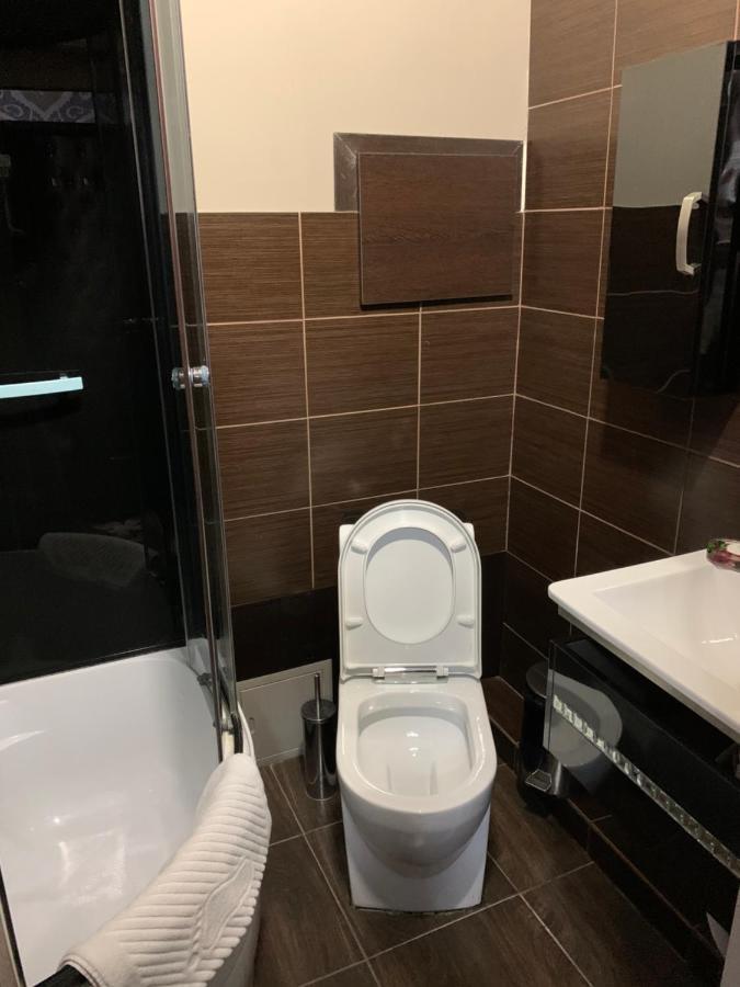 Deluxe Plaza Hotel Almati Kültér fotó