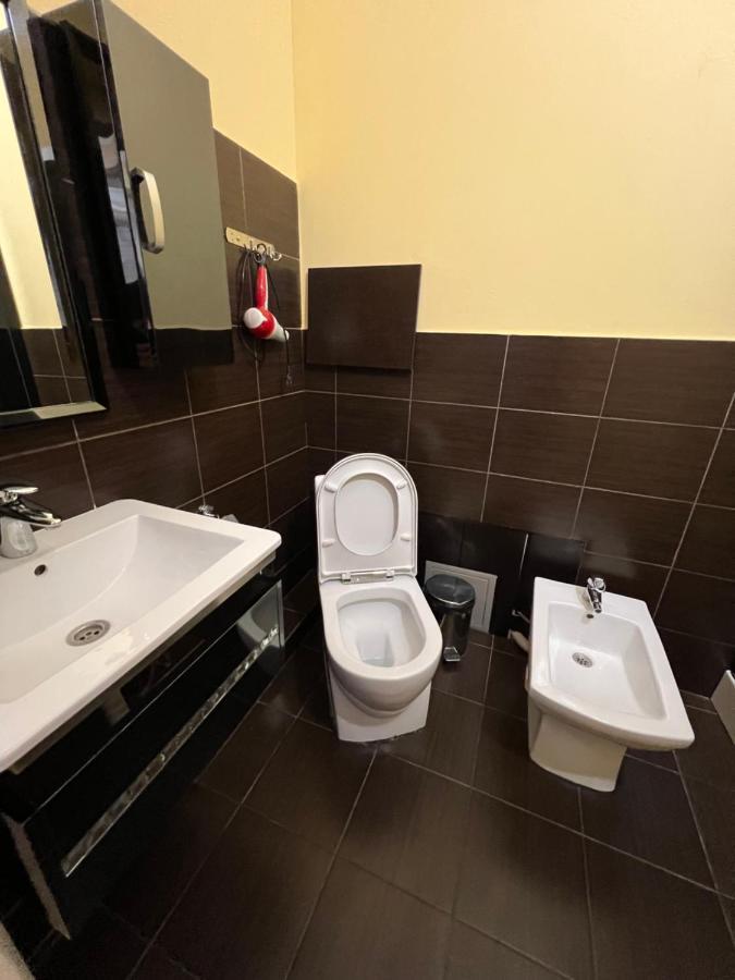 Deluxe Plaza Hotel Almati Kültér fotó