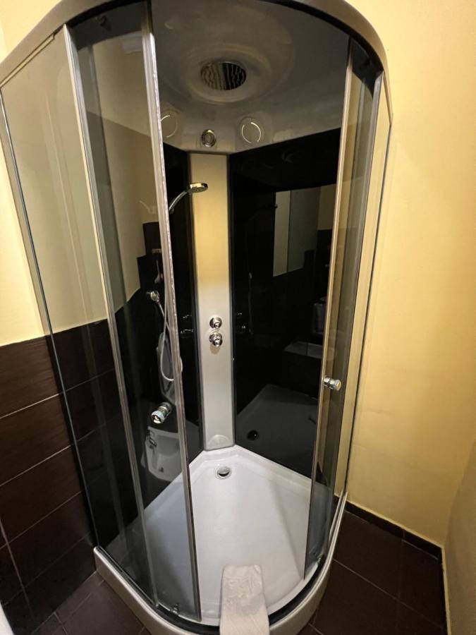 Deluxe Plaza Hotel Almati Kültér fotó