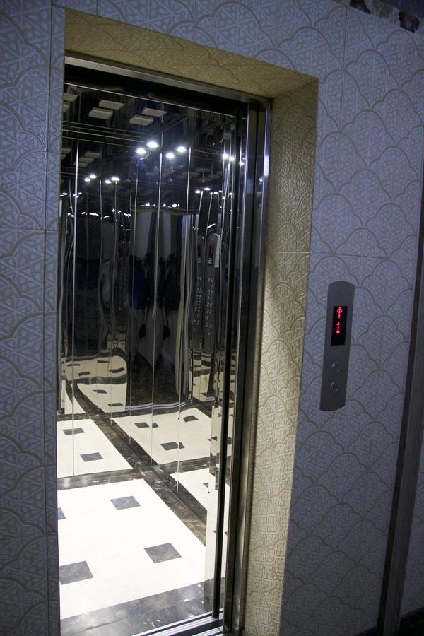 Deluxe Plaza Hotel Almati Kültér fotó